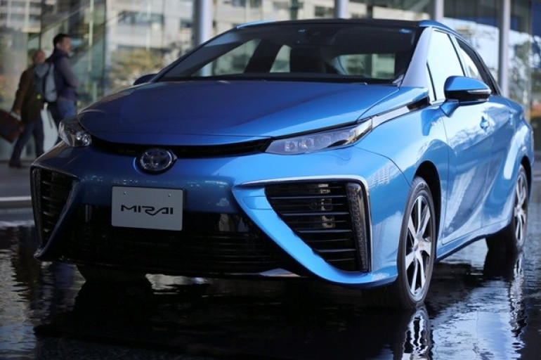 Toyota-ն սկսել է ջրածնային շարժիչով  աշխատող` աշխարհում առաջին մեքենայի վաճառքը (լուսանկարներ)