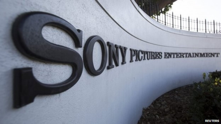 Sony not to drop N Korea film interview