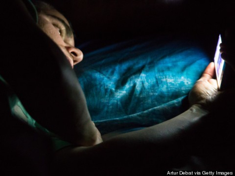 Reading on screen before bed might have killing effect