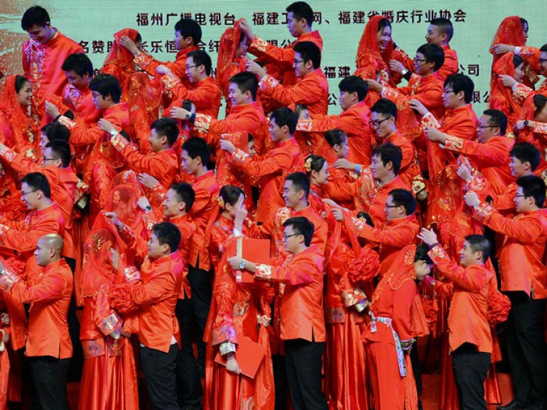 Չինաստանում 30000 մարդ է այցելել ավանդական հարսանեկան արարողությունը դիտելու (լուսանկարներ)