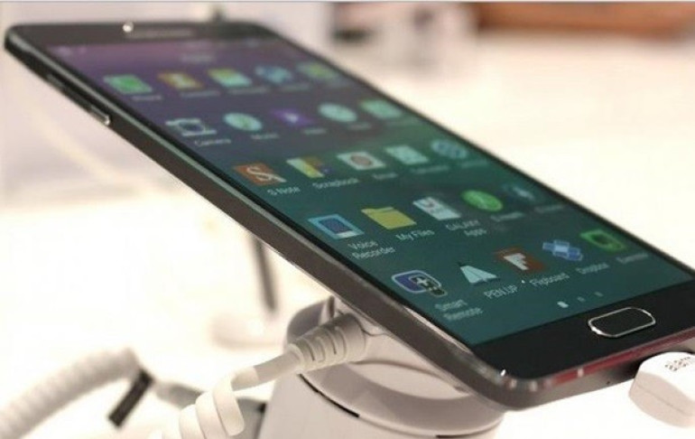 Тоньше, чем iPhone 6: Samsung представил свой самый тонкий смартфон