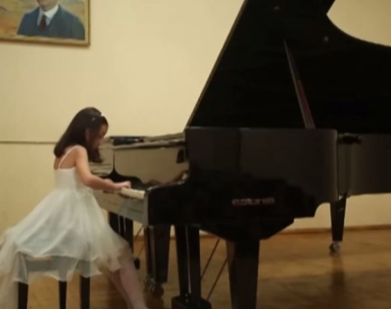 Armenian pianist, 8, wins international festival (video)