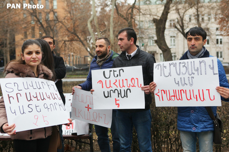 Ակցիա դատախազության դիմաց. պահանջեցին հրապարակել Պերմյակովի գործով ՌԴ դատախազին ուղղված նամակը (տեսանյութ)
