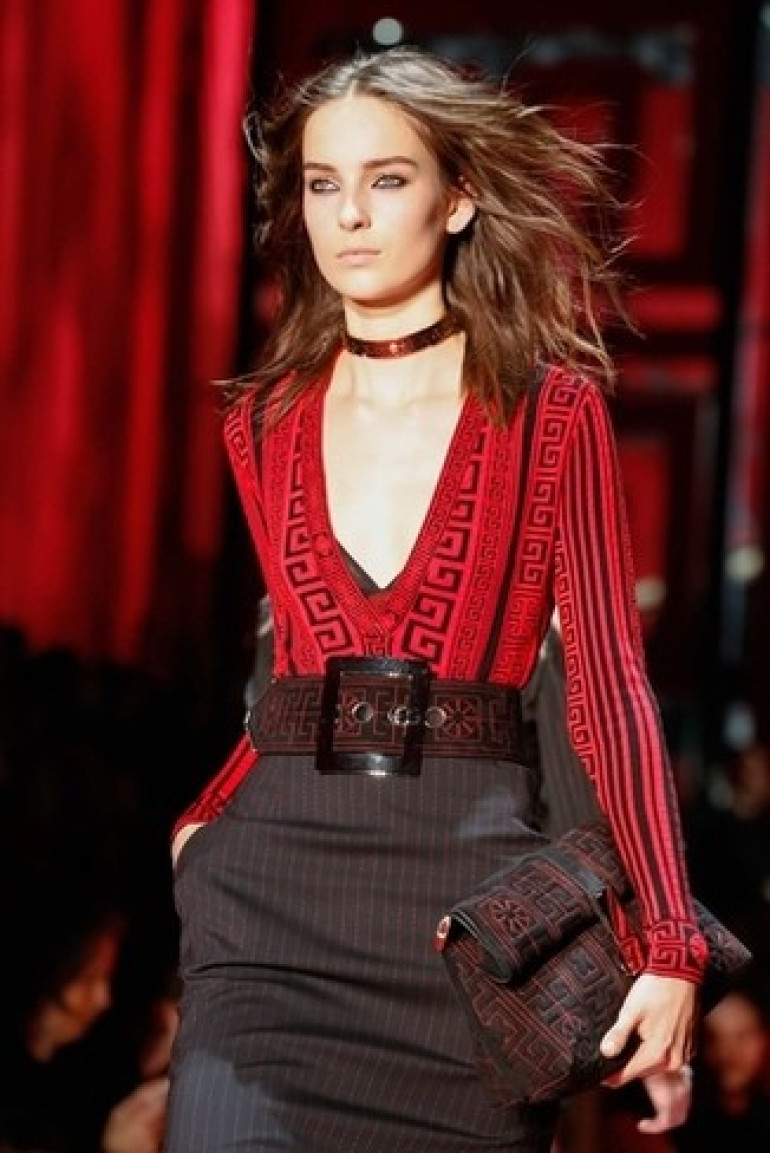 Versace հավաքածուի ցուցադրությունը. Միլանի նորաձևության շաբաթ (լուսանկարներ)