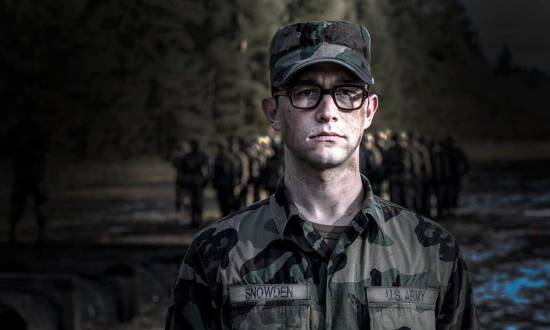 Джозеф Гордон-Левитт показал себя в образе Сноудена-военного