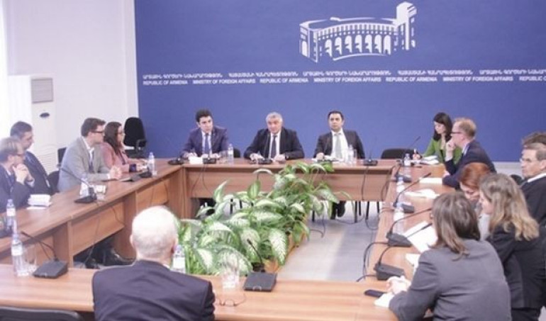 Armenian deputy FM receives delegation of Marshall Fund, Robert Bosch Foundation