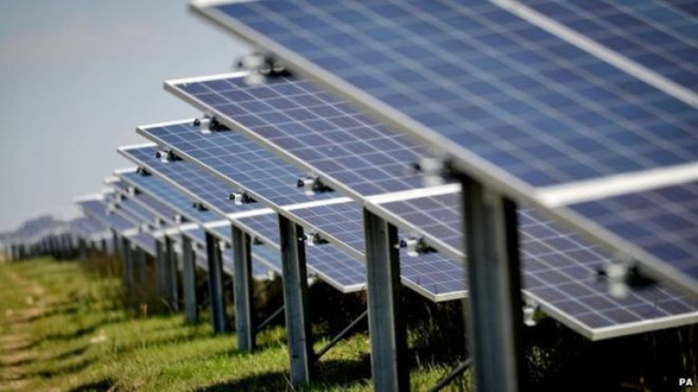 Solar energy 'could provide 4% of UK electricity in a decade'