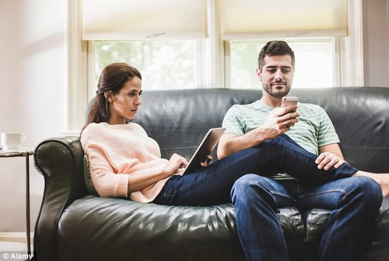 Flicking between screens has damaging effect on brain