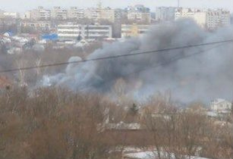 В магазине пиротехники в Орле произошел пожар и взрывы