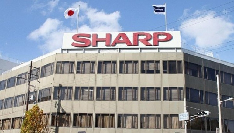Sharp вложит более $1 млрд в производство мобильных дисплеев