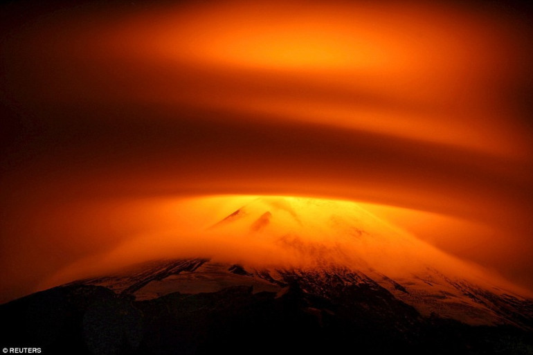 Apocalyptic skies return above Chile after second volcano erupts and entire landscape is bathed in blood red