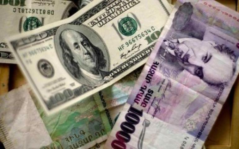 Курс доллара снизился на 0,79 драмов