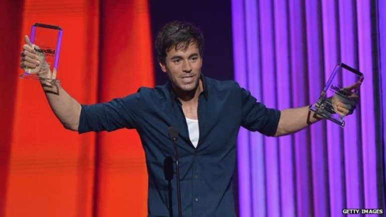 Enrique Iglesias injured in concert drone mishap