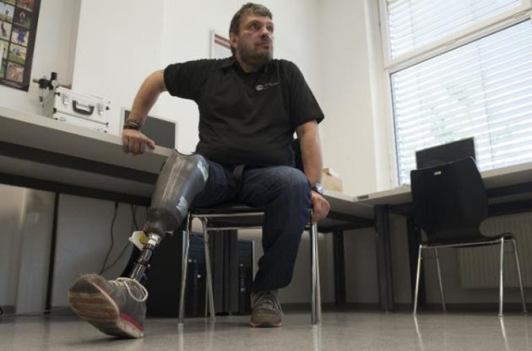 World's first 'feeling' leg invented