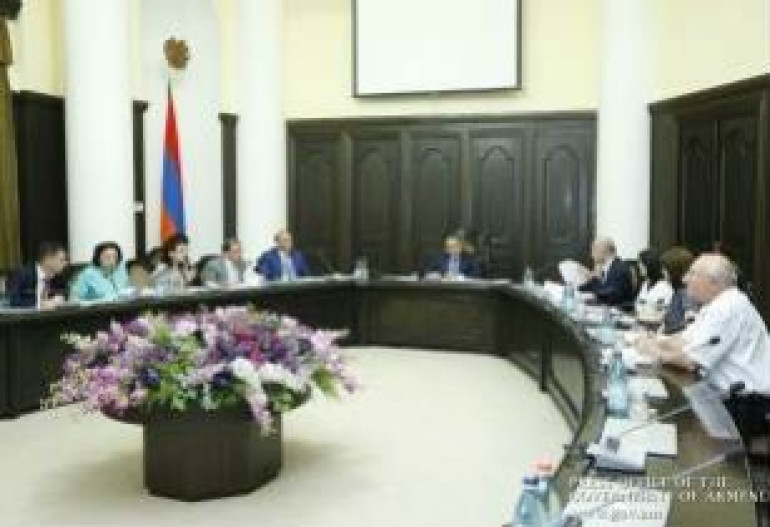 В правительстве состоялось обсуждение ориентировочных размеров финансирования расходов из госбюджета на 2016¬2018 г.
