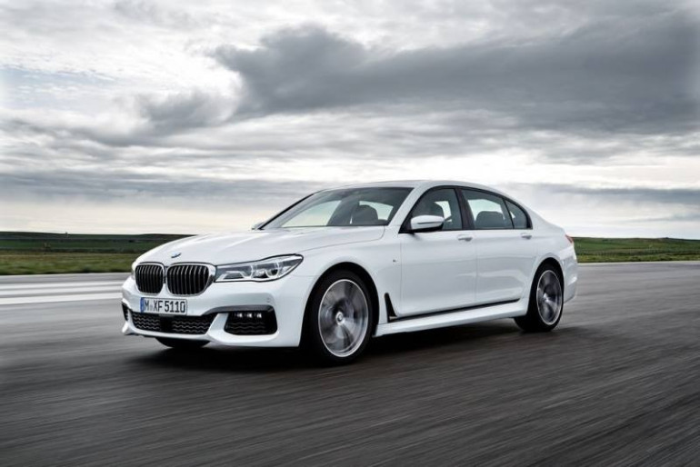 Новый BMW 7-Series паркуется без водителя и распознаёт жесты