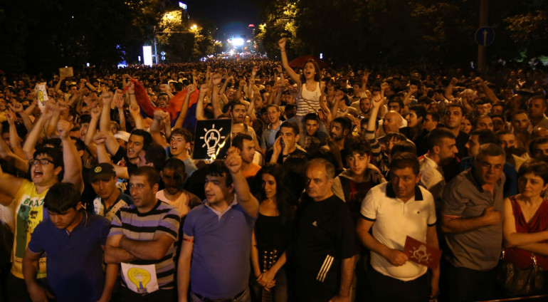 Прямое включение с проспекта Баграмяна