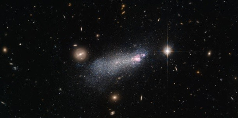 Hubble աստղադիտակը հազվագյուտ աստղերով գալակտիկայի լուսանկար է ստացել