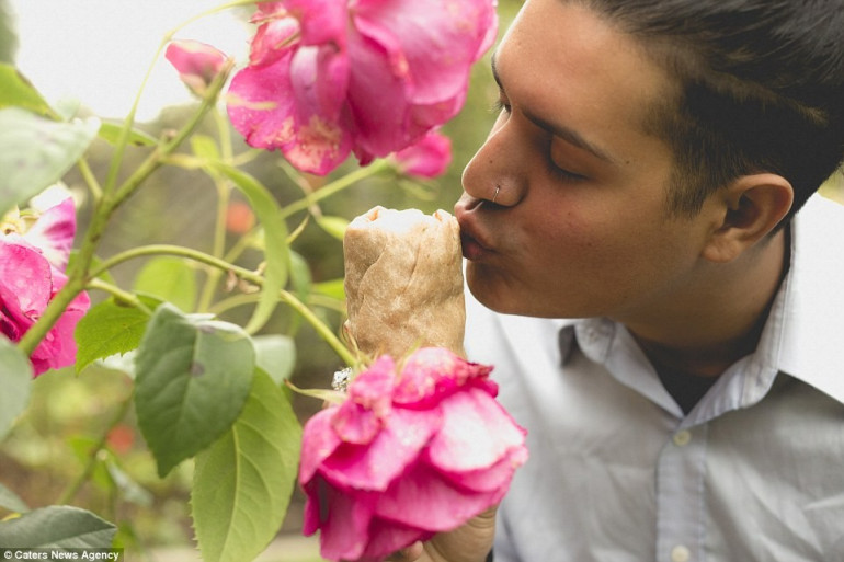 Ամերիկացին պսակվել է.... շաուրմայի հետ. նրանց հարսանեկան ֆոտոսեսիան ինտերնետի սենսացիան է (լուսանակարներ)