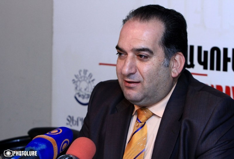 Երկրի ողնաշարը գյուղացին է, իսկ գյուղատնտեսական բարեբեր տարին տնտեսության համար փրկօղակ է. Ր. Մխչյան Երկրի ողնաշարը գյուղացին է, իսկ գյուղատնտեսական բարեբեր տարին տնտեսության համար փրկօղակ է. Ր. Մխչյան