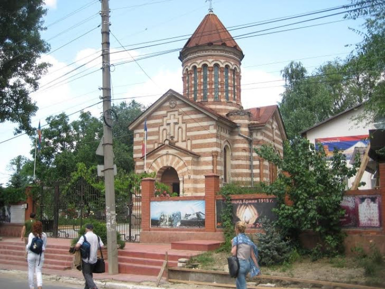 Քիշնևի հայկական եկեղեցու հարակից գերեզմանատունը փորձում են խլել համայնքից. համայնքի ղեկավար Քիշնևի հայկական եկեղեցու հարակից գերեզմանատունը փորձում են խլել համայնքից. համայնքի ղեկավար