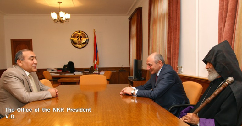 Բակո Սահակյանն ընդունել է բարերար Արթուր Վարժապետյանին