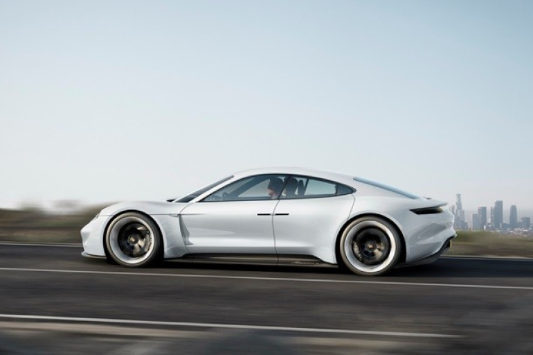 Porsche-ն ներկայացրել է էլեկտրական սուպերքարի նախատիպը (լուսանկարներ)