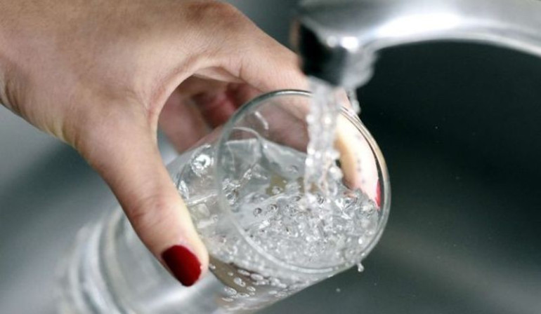 Pint of water each day is key to losing weight, scientists claim