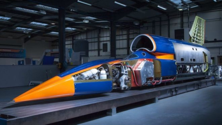 Bloodhound 1,000mph car unveiled