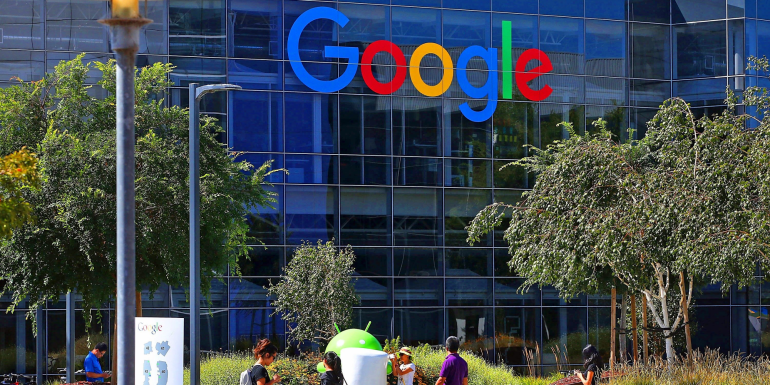 Google-ի աշխատակիցն ապրում է բեռնատարում՝ ընկերության ավտոկայանատեղիում (լուսանկարներ)
