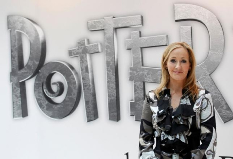 Harry Potter play to pick up where final book left off