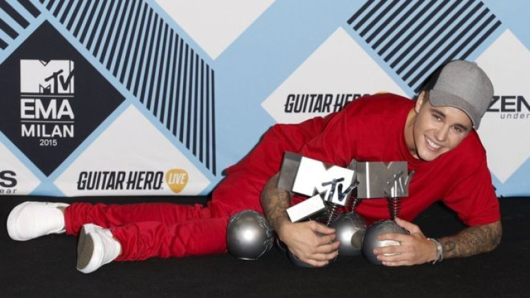 Justin Bieber rules MTV EMAs in Milan