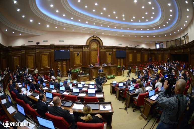 Կթանկանա մեքենայի գազով լիցքավորումը, բենզինը, ծխախոտն ու խմիչքը. «Ակցիզային հարկի» մասին փոփոխված օրենքն ընդունվեց