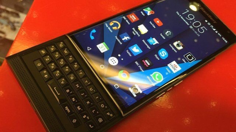 BlackBerry launches Priv smartphone running Android