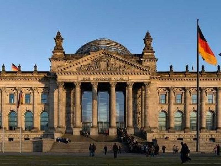 Парламент Германии разрешил эвтаназию