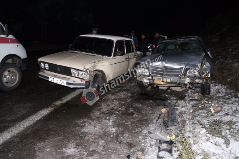 Երևան-Սևան ճանապարհին մերկասառույցի պատճառով բախվել են 10 ավտոմեքենաներ (լուսանկարներ). shamshyan.com