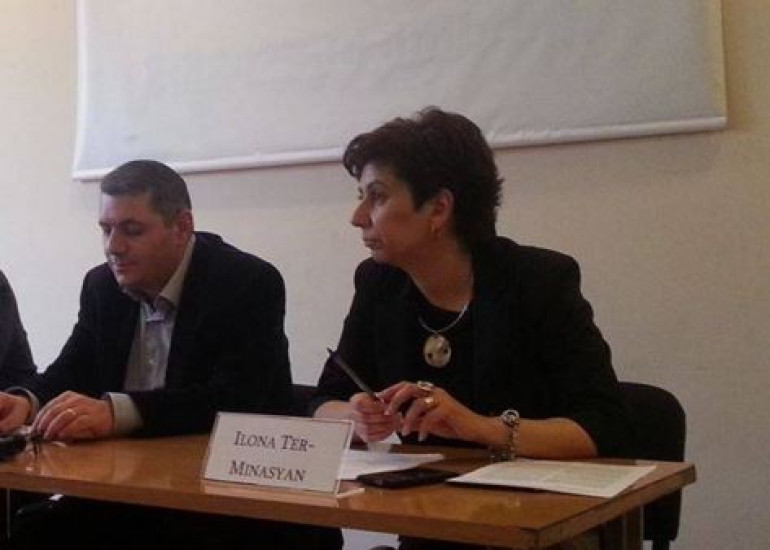 Ռուսական ДДТ խմբի համերգի ընթացքում հանդիսատեսը ծնկի է իջել A321-ի զոհերի հիշատակին նվիրված երգի ժամանակ (տեսանյութ)