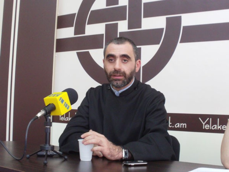 Եզդի համայնքի սրբատեղիներին առնչվող իմ ասածում կար ձևակերպման խնդրիր, որը ես ընդունել եմ. Տեր Եսայի
