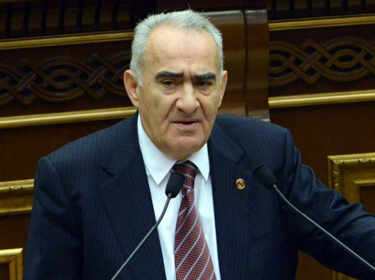 Լավ, ուսուցիչներին կասենք, որ սրանից հետո բառարանից «այո» բառը հանեն, կթողեն միայն «ոչ»-ը. Գալուստ Սահակյանը՝ Լևոն Զուրաբյանին Լավ, ուսուցիչներին կասենք, որ սրանից հետո բառարանից «այո» բառը հանեն, կթողեն միայն «ոչ»-ը. Գալուստ Սահակյանը՝ Լևոն Զուրաբյանին