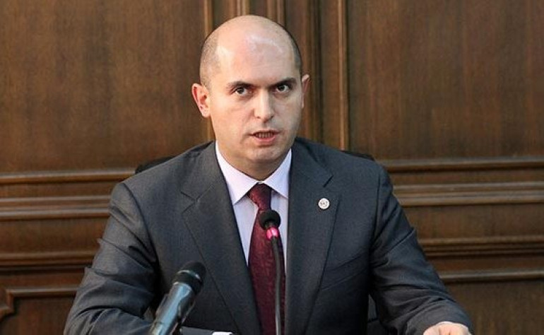 Ինձ չի զարմացնում, որ Զուրաբյանն աղոտ պատկերացումներ ունի կրթական համակարգի մասին. Արմեն Աշոտյան