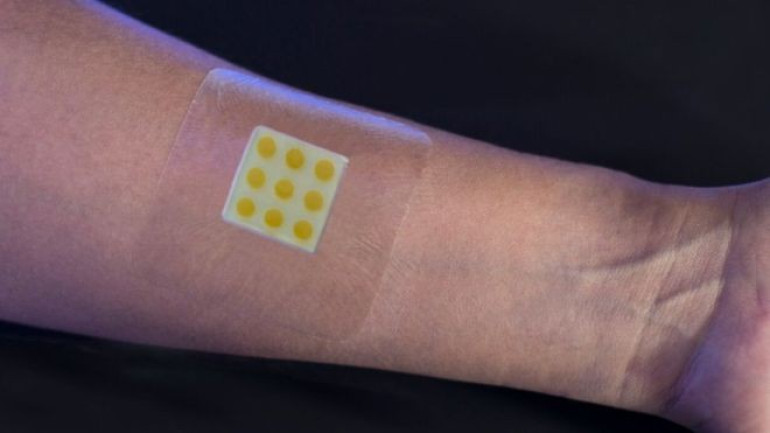 Colour-changing dressing 'fights antibiotic resistance'