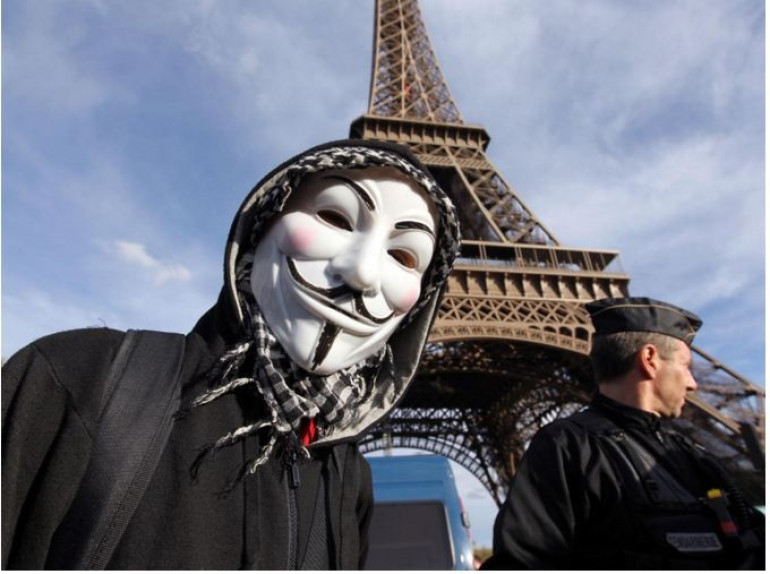 Хакеры из Anonymous взломали свыше 5 тысяч аккаунтов боевиков ИГ в Twitter