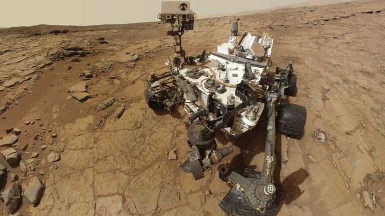 Curiosity to explore Mars' mysterious dark dunes