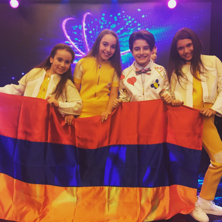 «Մանկական եվրատեսիլ-2015»-ի հայաստանյան պատվիրակությունը հանդիպել է Բուլղարիայի հայ համայնքի հետ