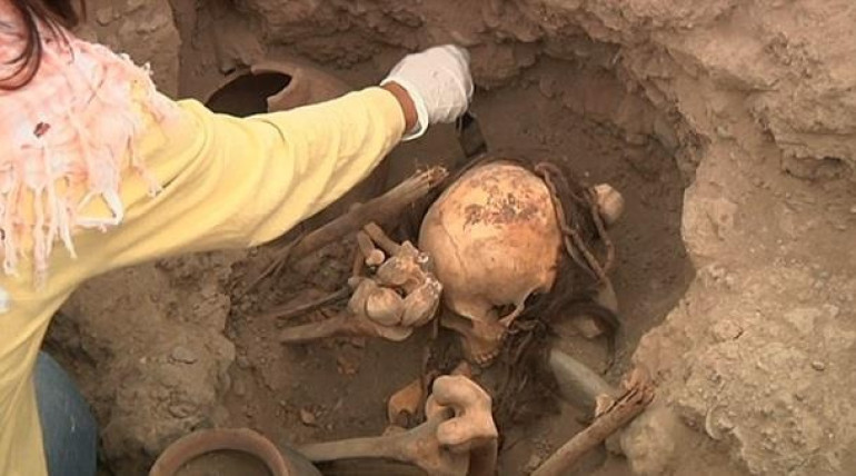 Mystery of the sitting 'mummies': 1,000-year-old skeletons from a pre-Incan civilisation found buried looking out to sea