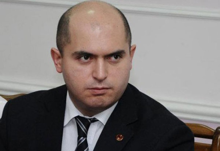 Դպրոցի տնօրենի ժամանակավոր պաշտոնակատարը ստացել է խիստ նկատողություն. Ա.Աշոտյանը քարոզարշավի մասին