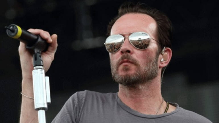 Stone Temple Pilots singer Scott Weiland found dead on tour