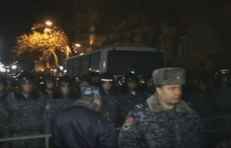 «Նոր Հայաստան»-ի երթի մոտ մեկ տասնյակ մասնակից բերման է ենթարկվել