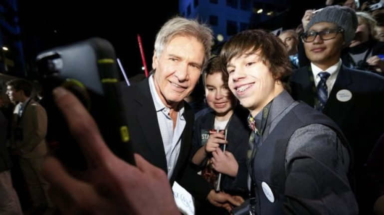 Star Wars: Force Awakens gets world premiere
