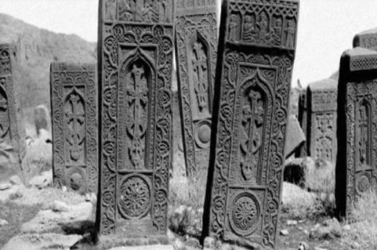 Ջուղայի ոչնչացված հուշակոթողների մանրամասն ուսումնասիրությունը ներկայացվեց հայ ընթերցողին
